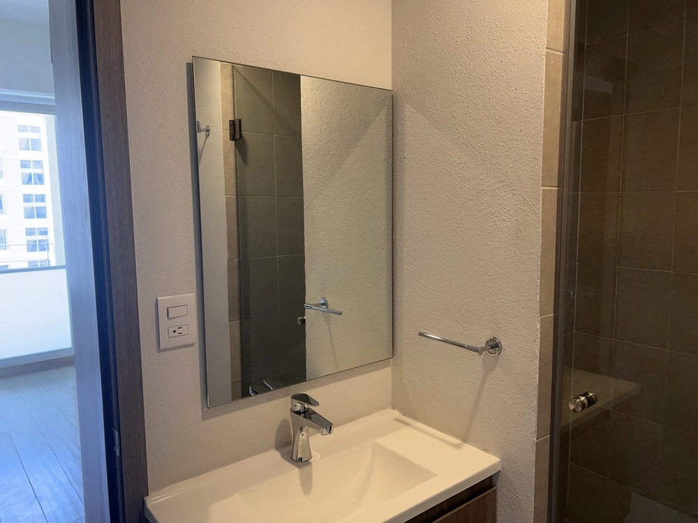 Baño completo del departamento Tres Lagos, a minutos de Periférico y Parque Huentitán