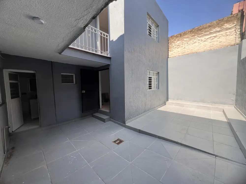 Patio de servicio en casa en La Higuera, Zapopan, cerca de Av. Patria