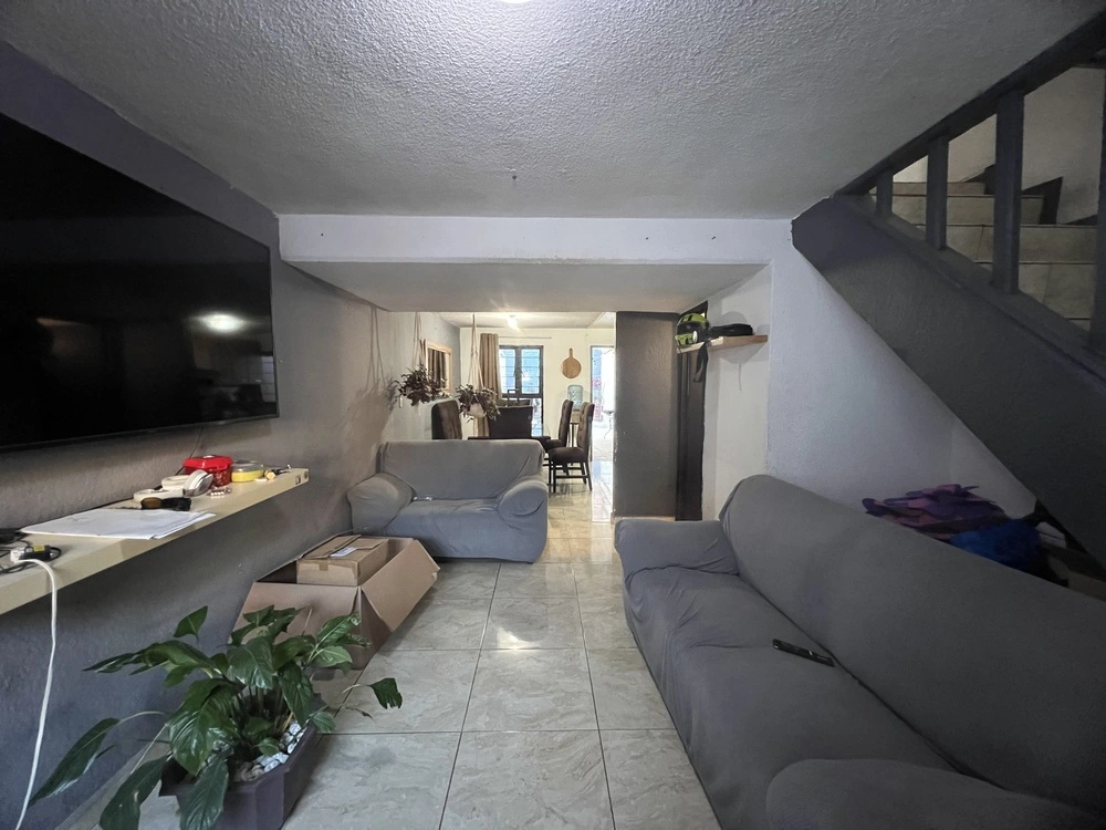 Sala iluminada en casa en venta Loma Dorada Norte, Tonalá, cerca de Walmart Río Nilo