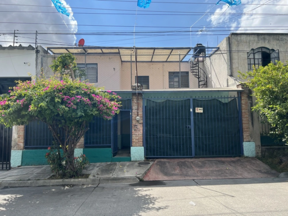 Casa en venta en la colonia Vicente Guerrero en Guadalajara