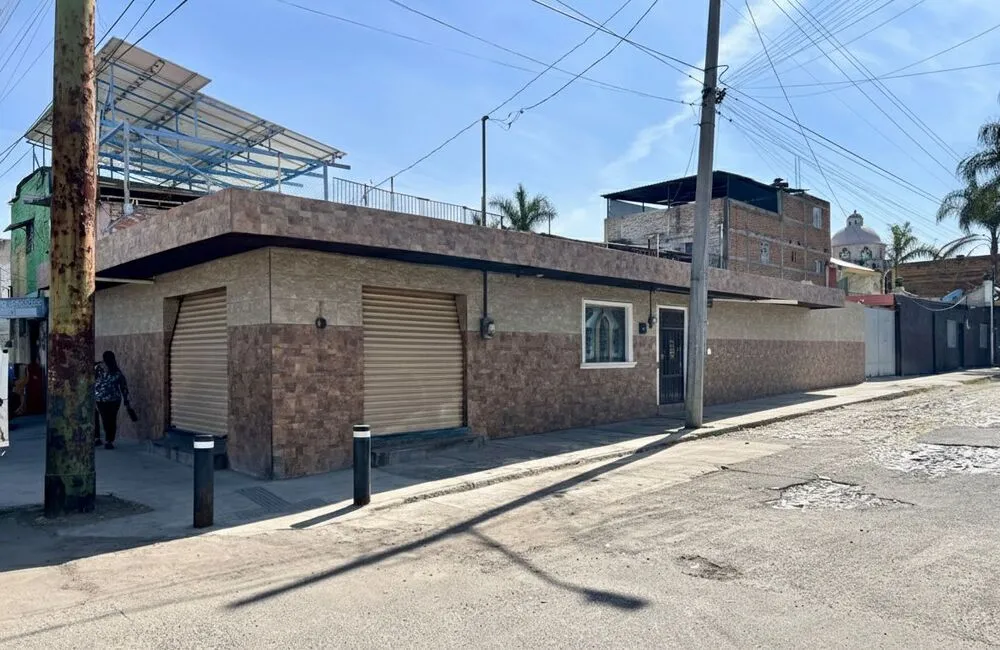 Casa en venta en Colonia El Panteón, Guadalajara