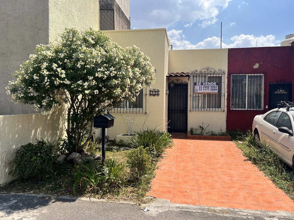 Casa en venta en Real del Valle Tlajomulco con 2 recámaras y cochera